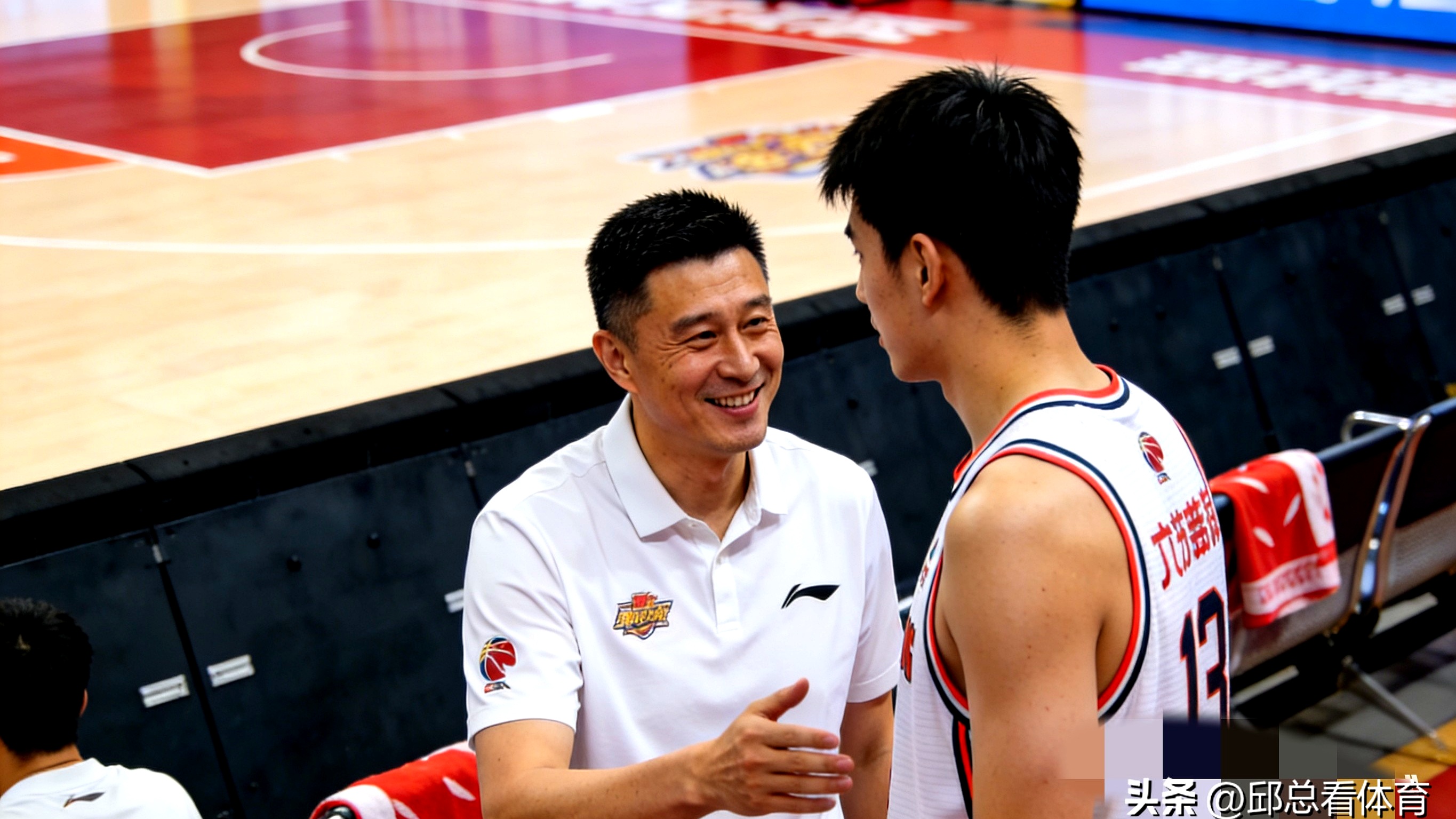 从尼斯关键时刻内部沟通到广厦男篮队长鼓劲，金州勇士围绕欧篮联官宣签约(金州勇士队夺冠球迷感人发言全文英文)